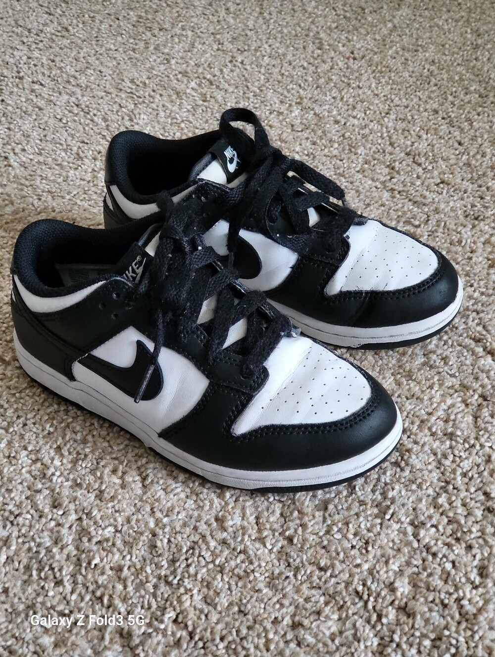♥️EUC♥️ Nike Girls Black and White Low Dunks Sneakers - Picture 8 of 8